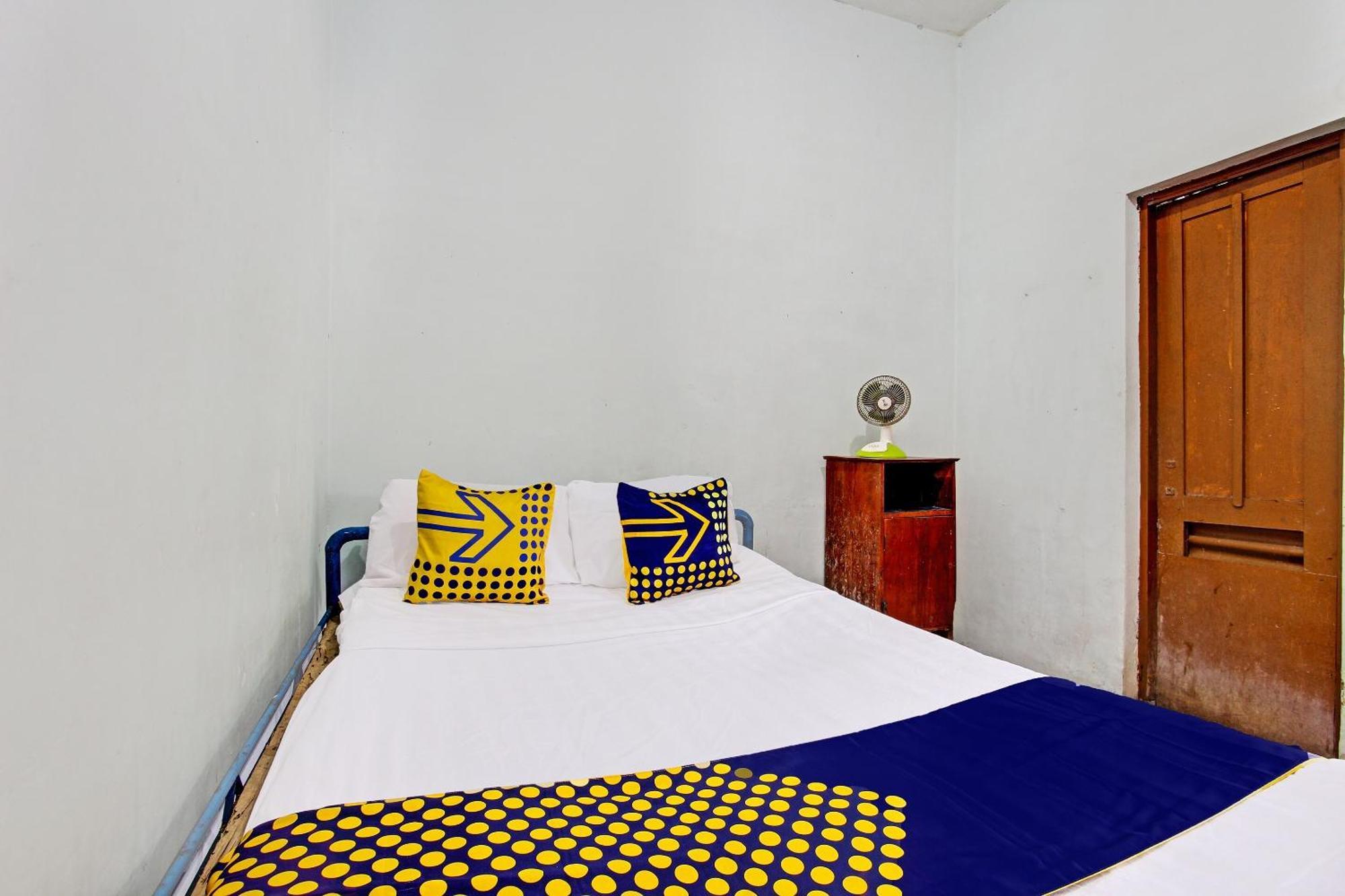 Spot On 92336 Hotel Sukowati Surakarta  ภายนอก รูปภาพ