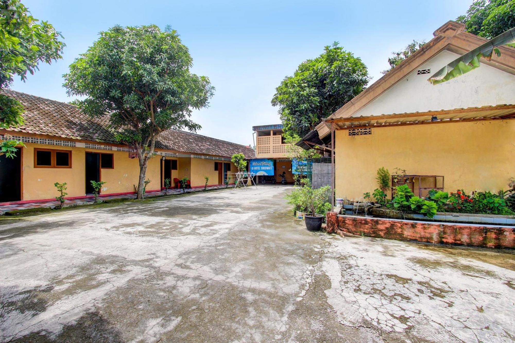 Spot On 92336 Hotel Sukowati Surakarta  ภายนอก รูปภาพ