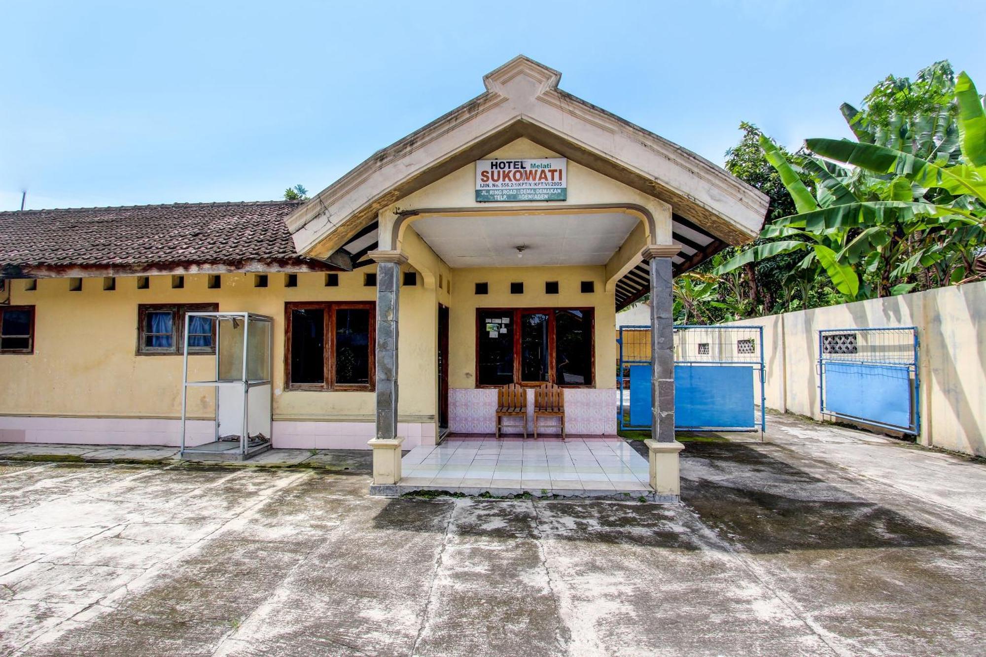 Spot On 92336 Hotel Sukowati Surakarta  ภายนอก รูปภาพ